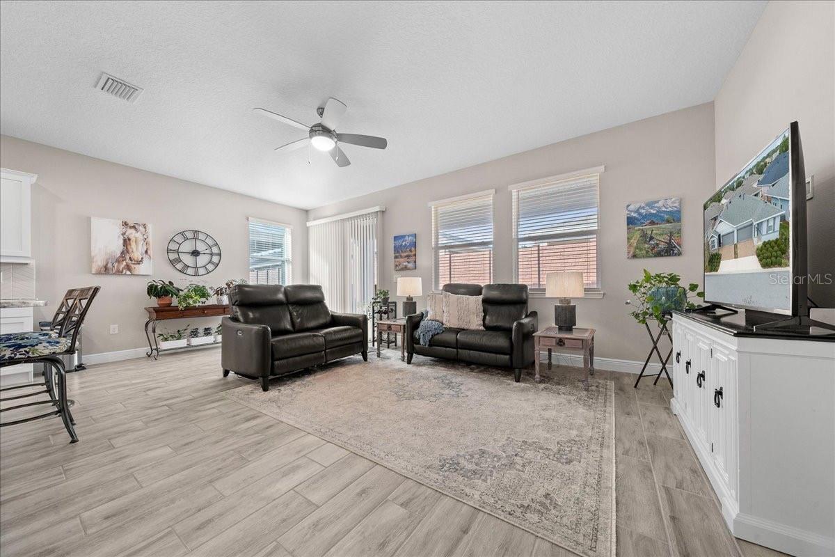 Image 10 of 59 For 5361 33rd Place