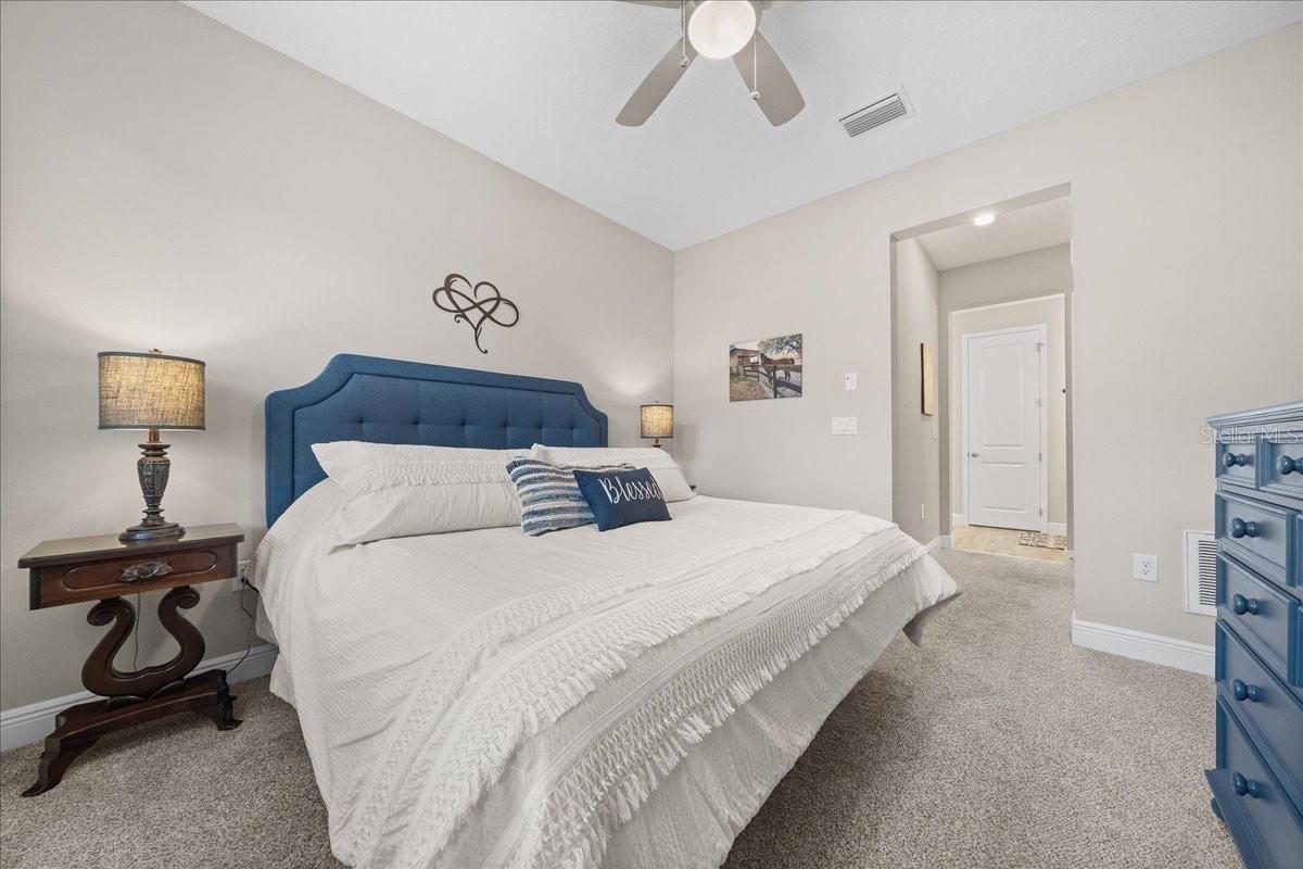 Image 17 of 59 For 5361 33rd Place