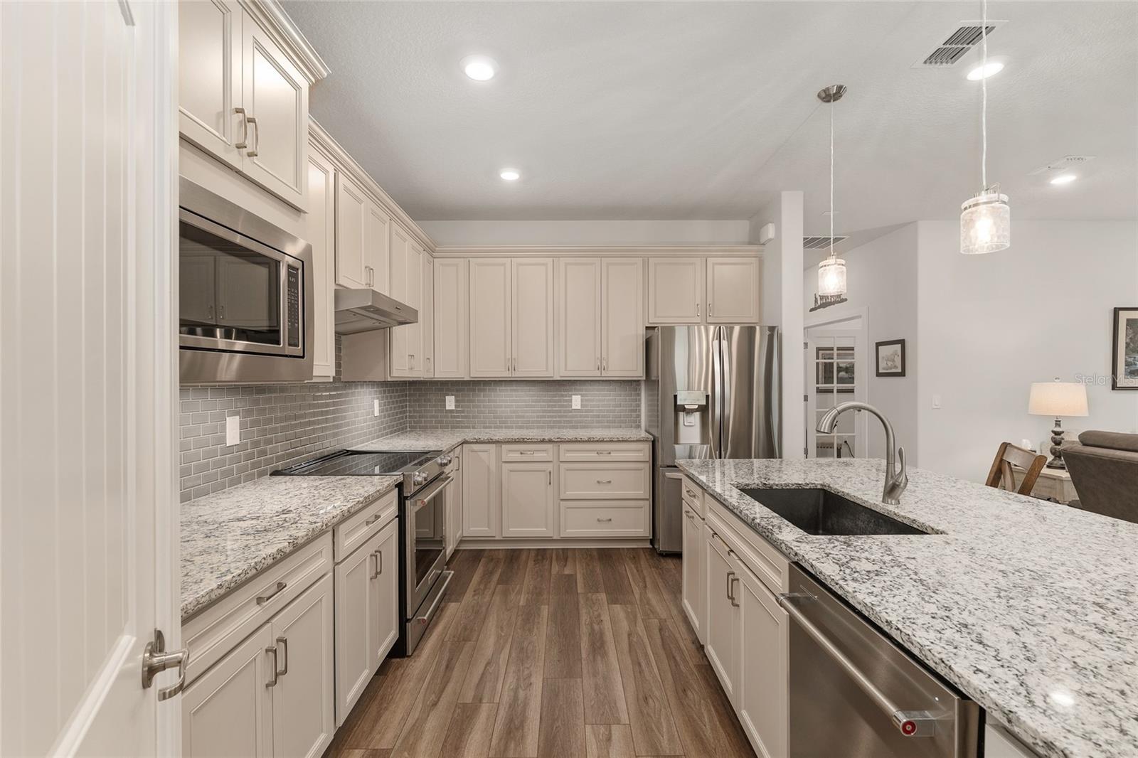 Image 17 of 64 For 9267 56th Loop