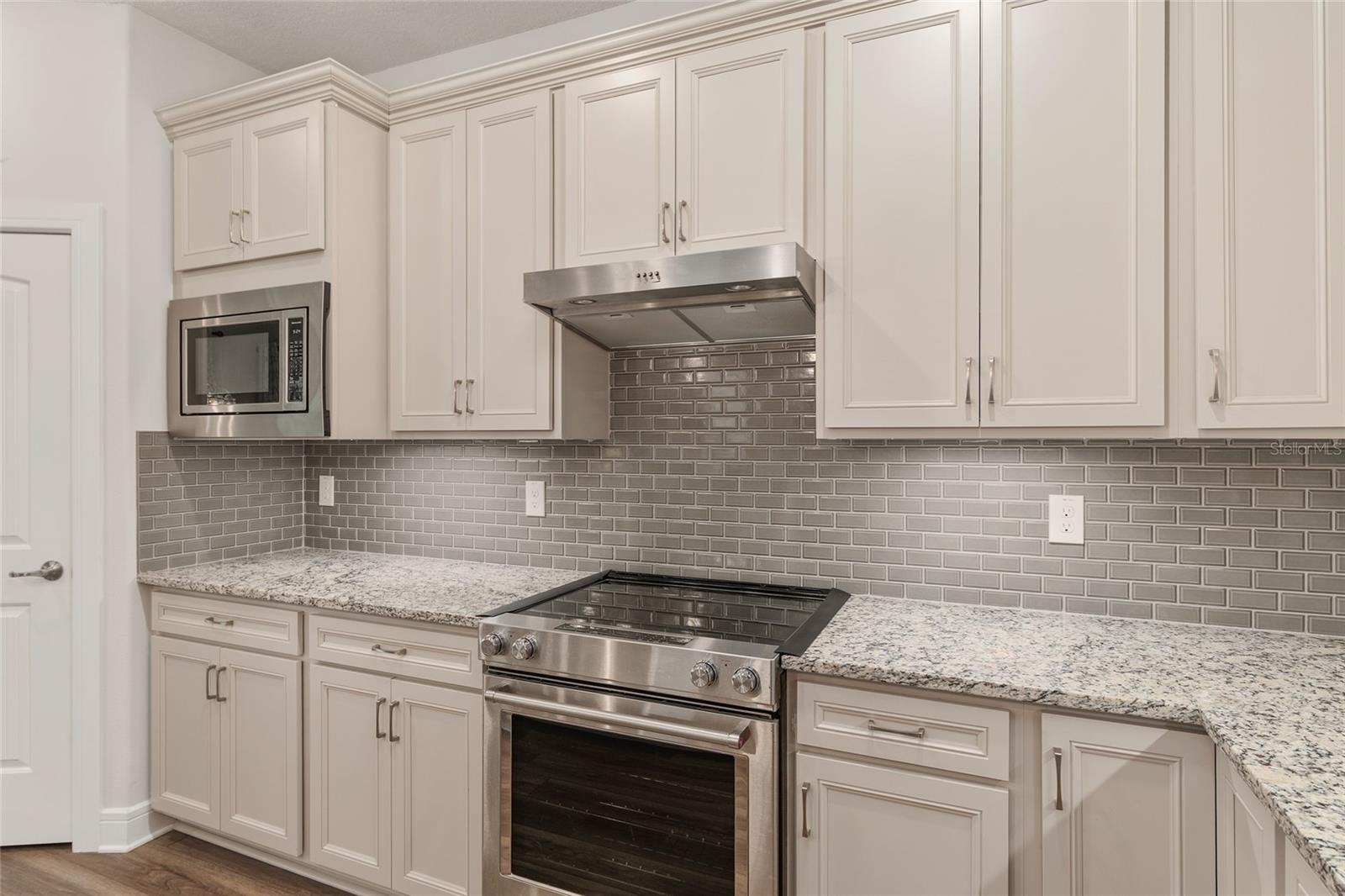 Image 19 of 64 For 9267 56th Loop