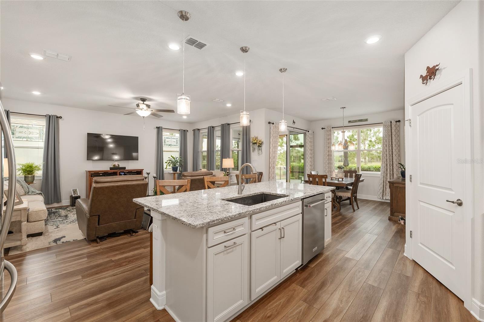 Image 20 of 64 For 9267 56th Loop