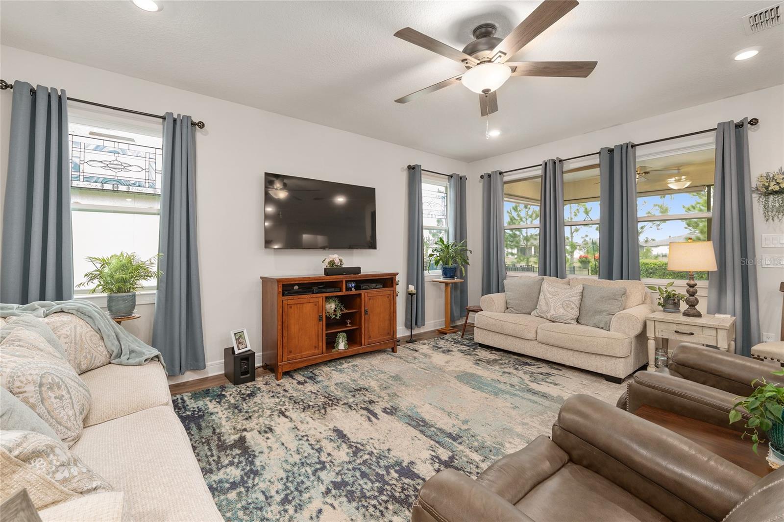 Image 9 of 64 For 9267 56th Loop