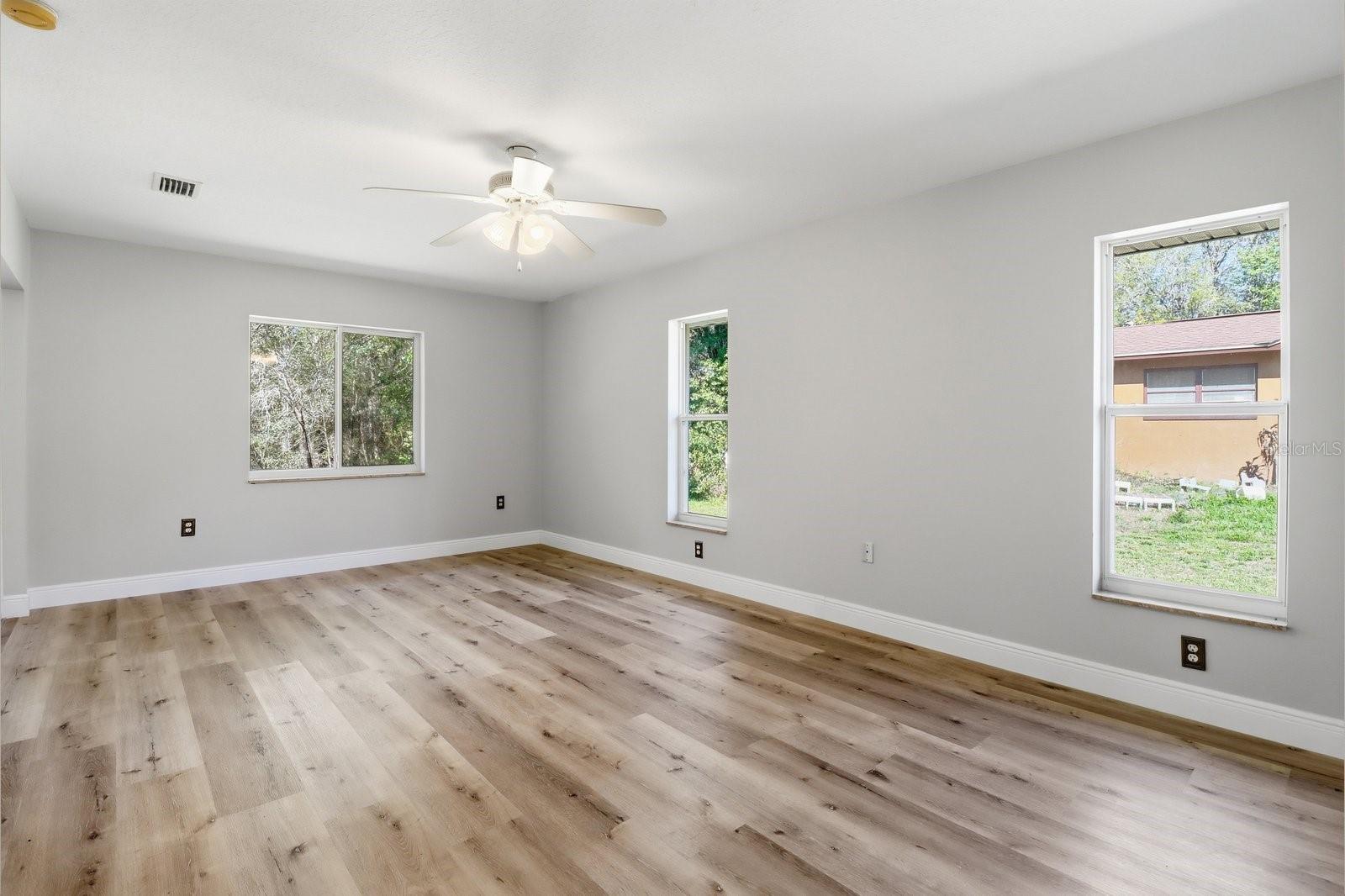 Image 13 of 27 For 8520 Elkcam Boulevard