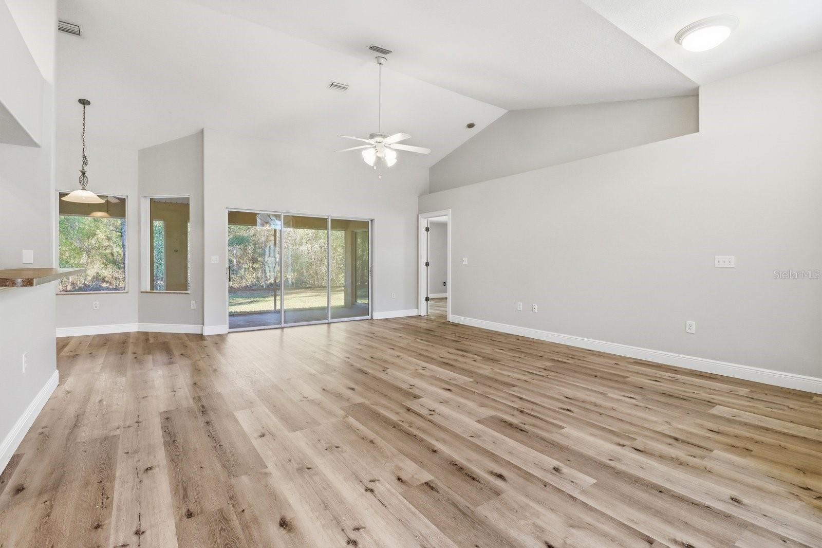 Image 5 of 27 For 8520 Elkcam Boulevard