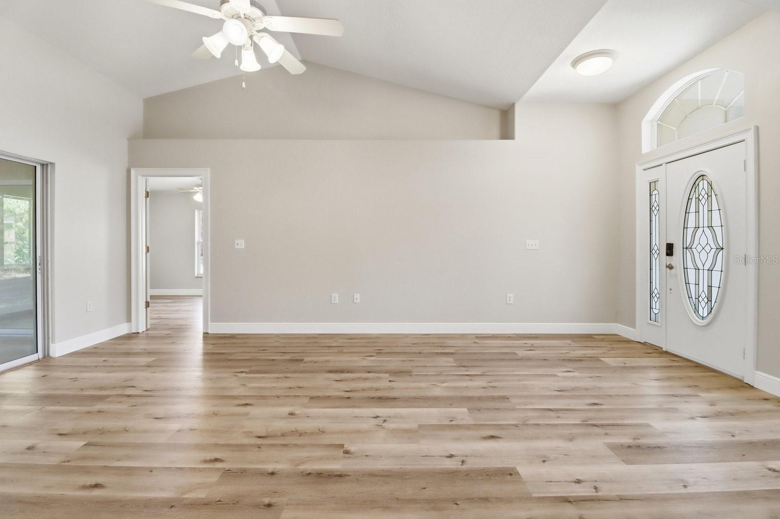 Image 6 of 27 For 8520 Elkcam Boulevard