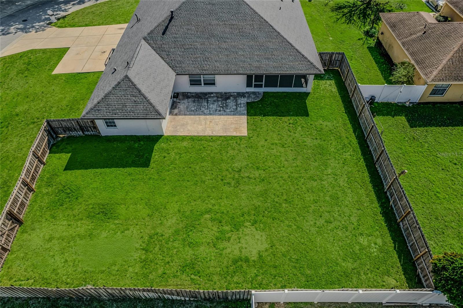 Image 2 of 49 For 6598 11th Loop