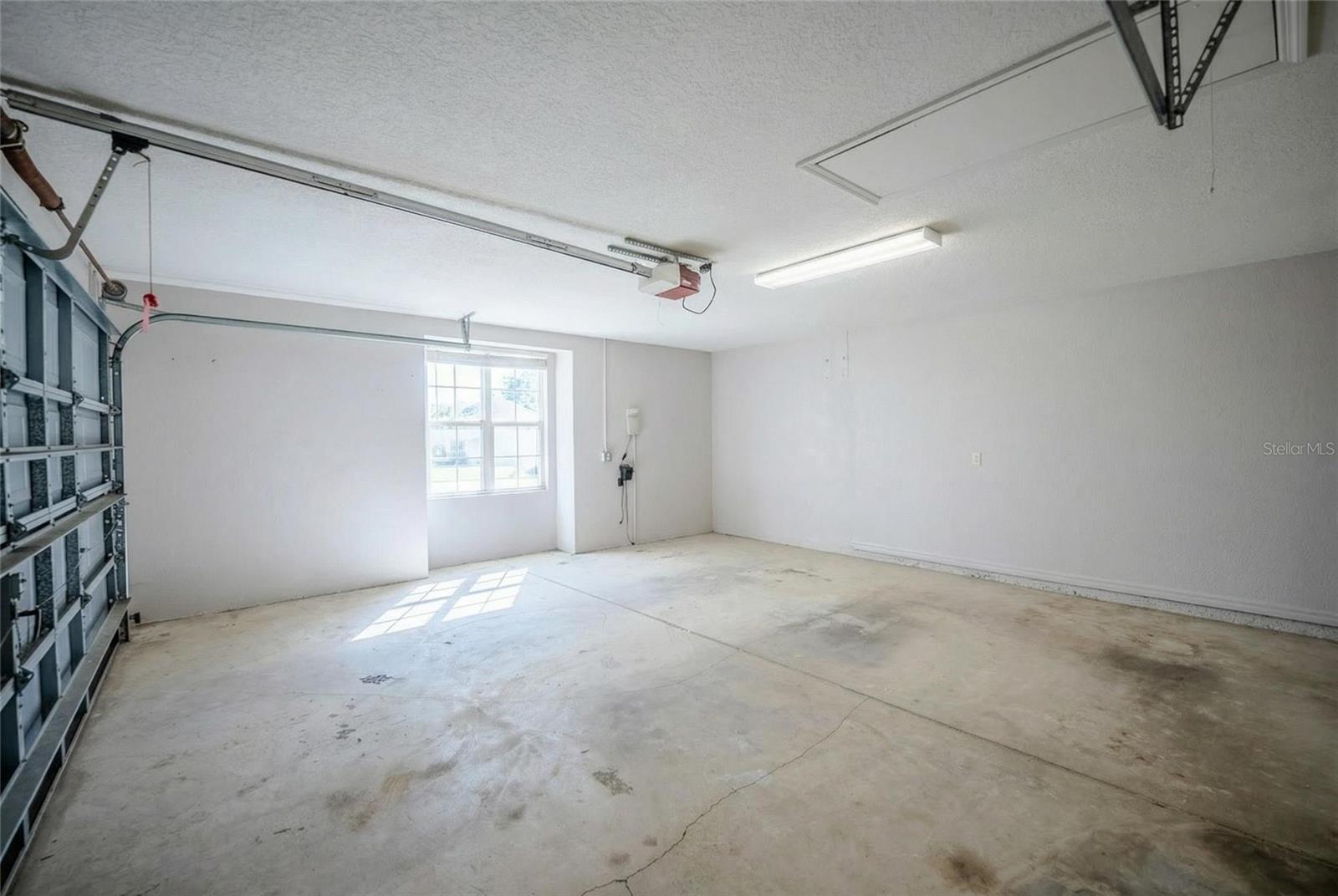 Image 27 of 49 For 6598 11th Loop