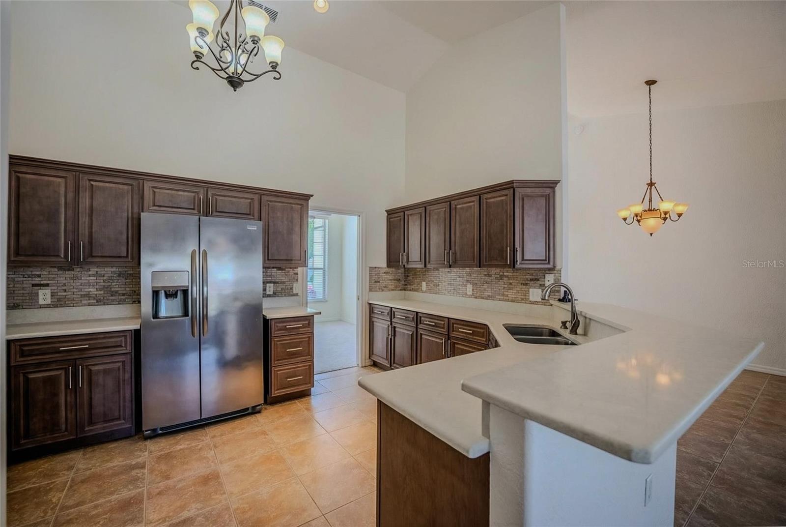 Image 36 of 49 For 6598 11th Loop