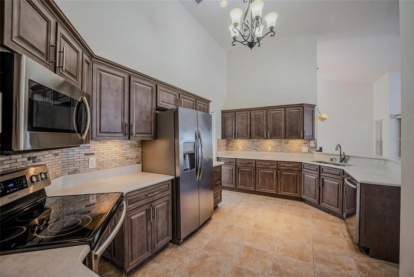 Image 4 of 49 For 6598 11th Loop