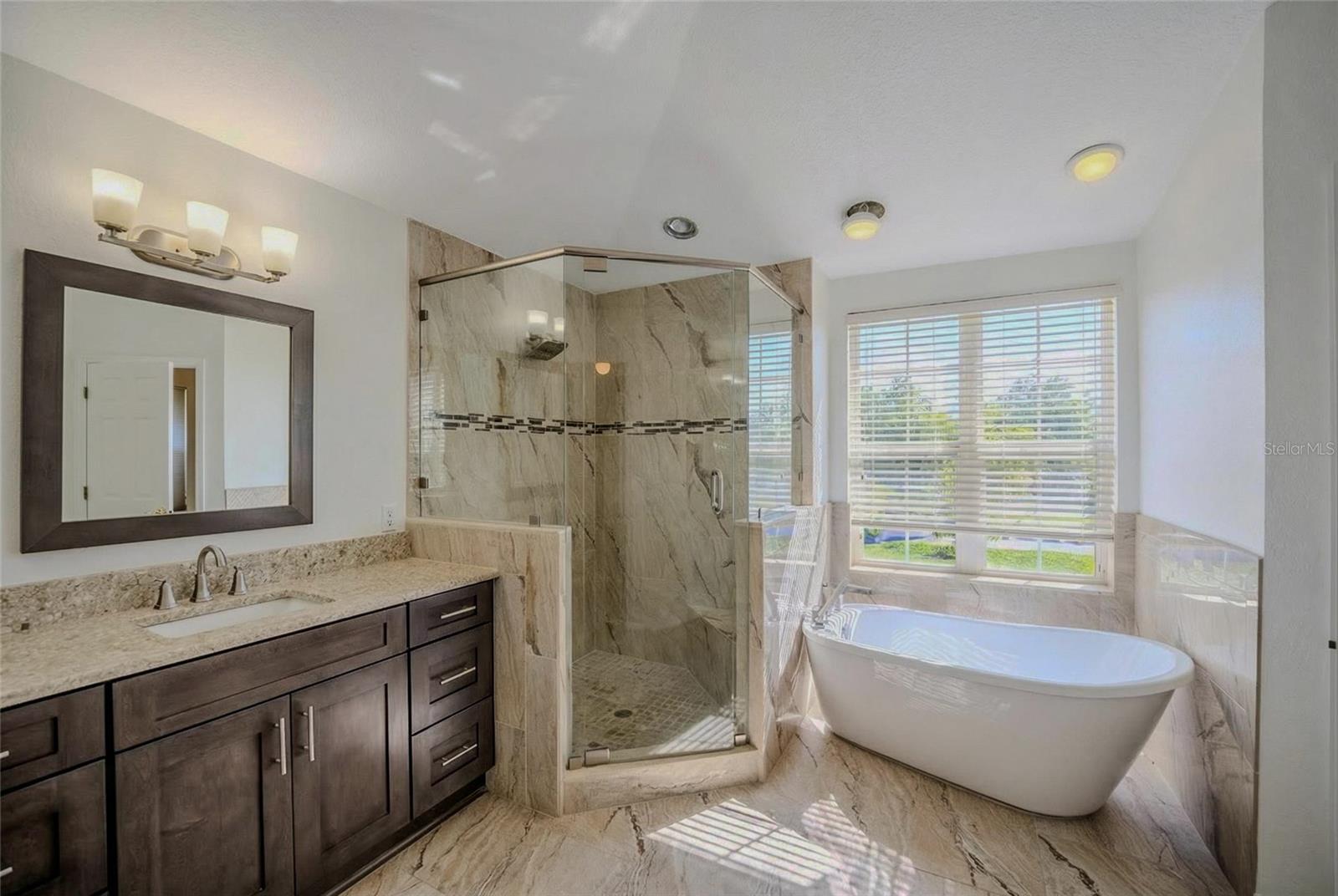 Image 7 of 49 For 6598 11th Loop