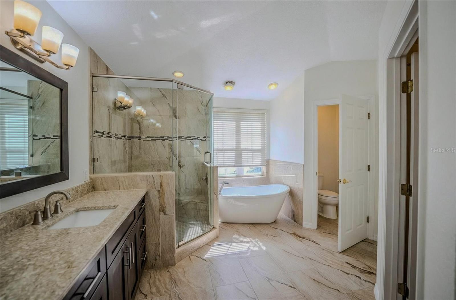 Image 9 of 49 For 6598 11th Loop