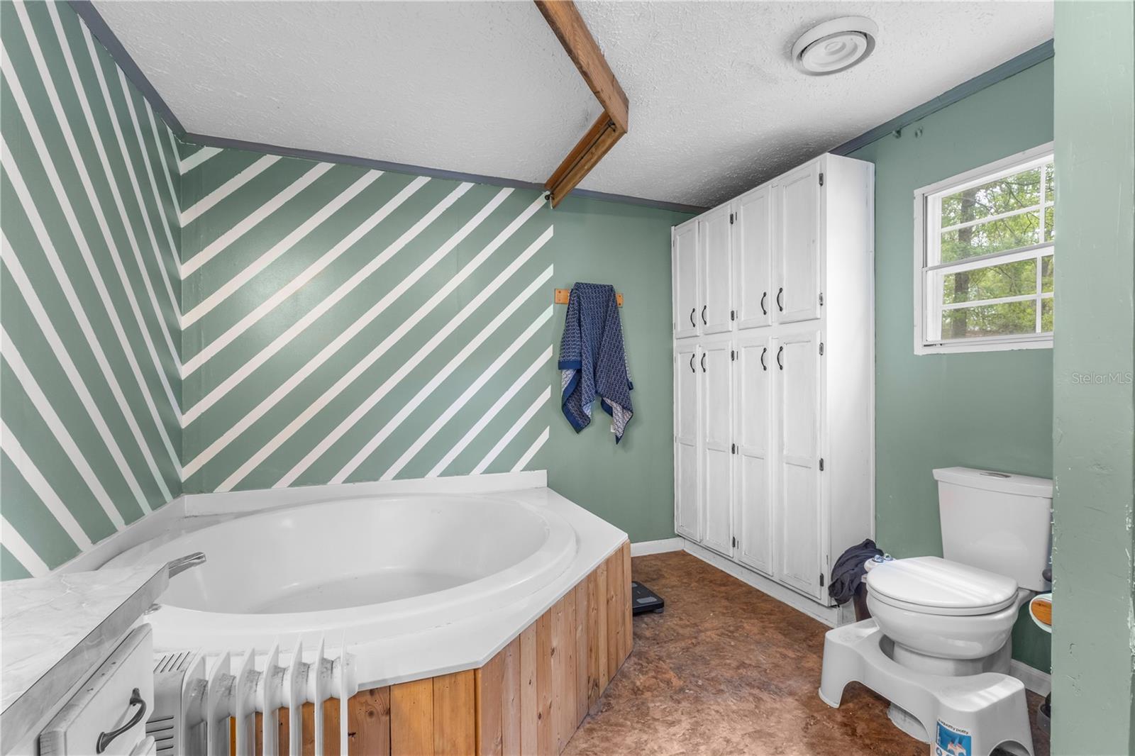 Image 17 of 37 For 13219 32nd Terrace