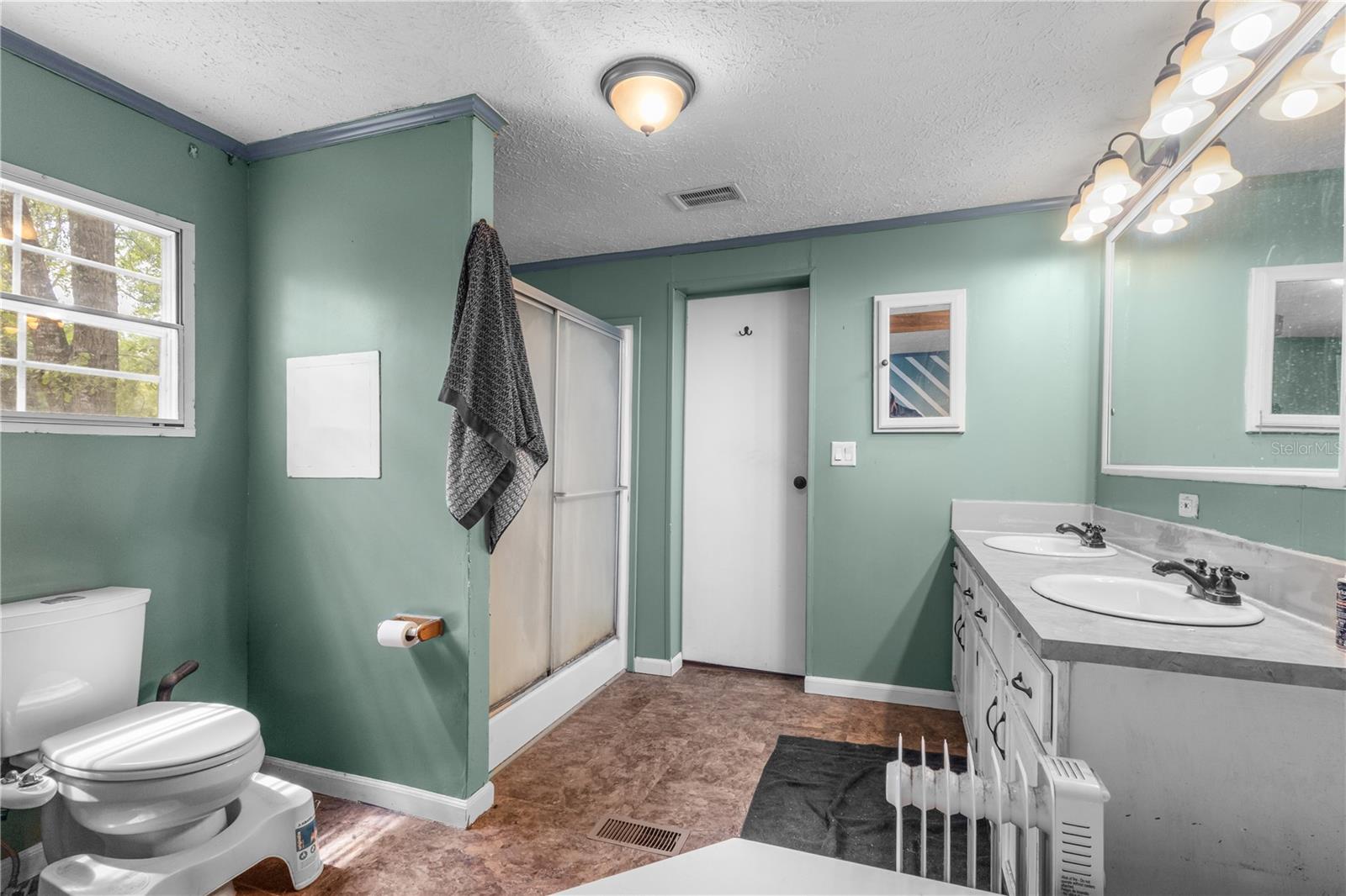 Image 19 of 37 For 13219 32nd Terrace