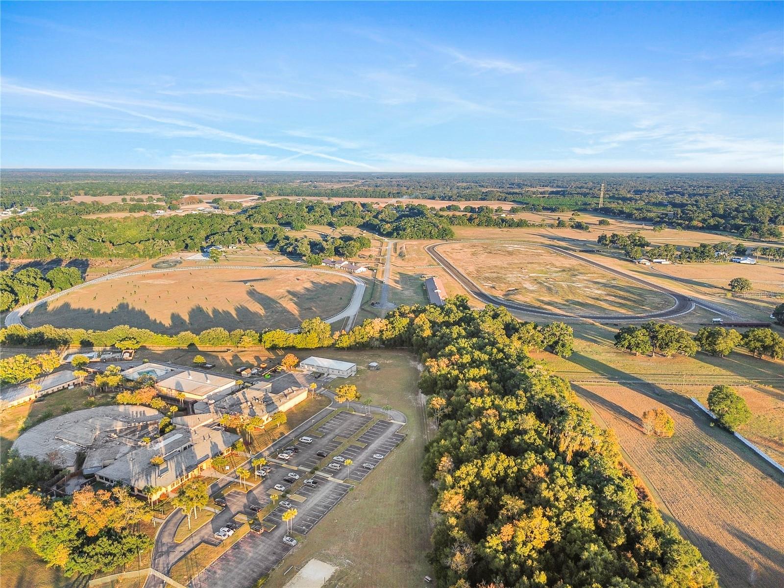 Listing photo id 8 for 1345-1 155 Place