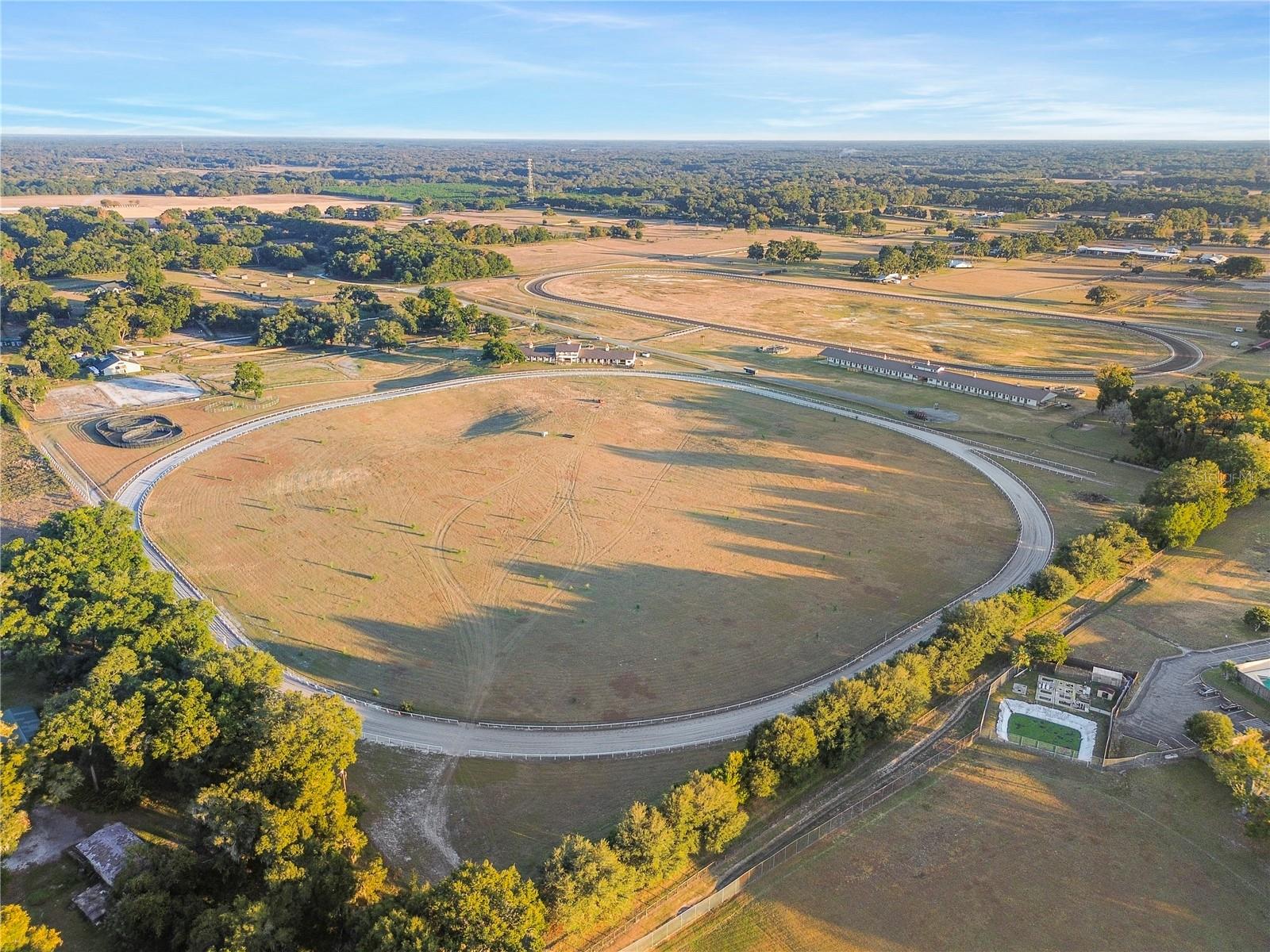 Listing photo id 7 for 1345-1 155 Place