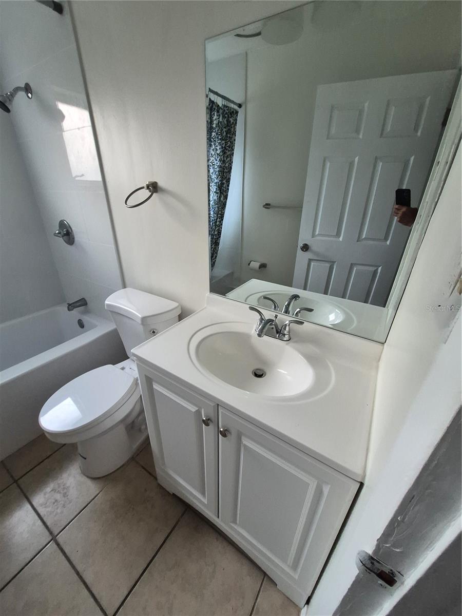 Image 16 of 20 For 11 Barbour Street