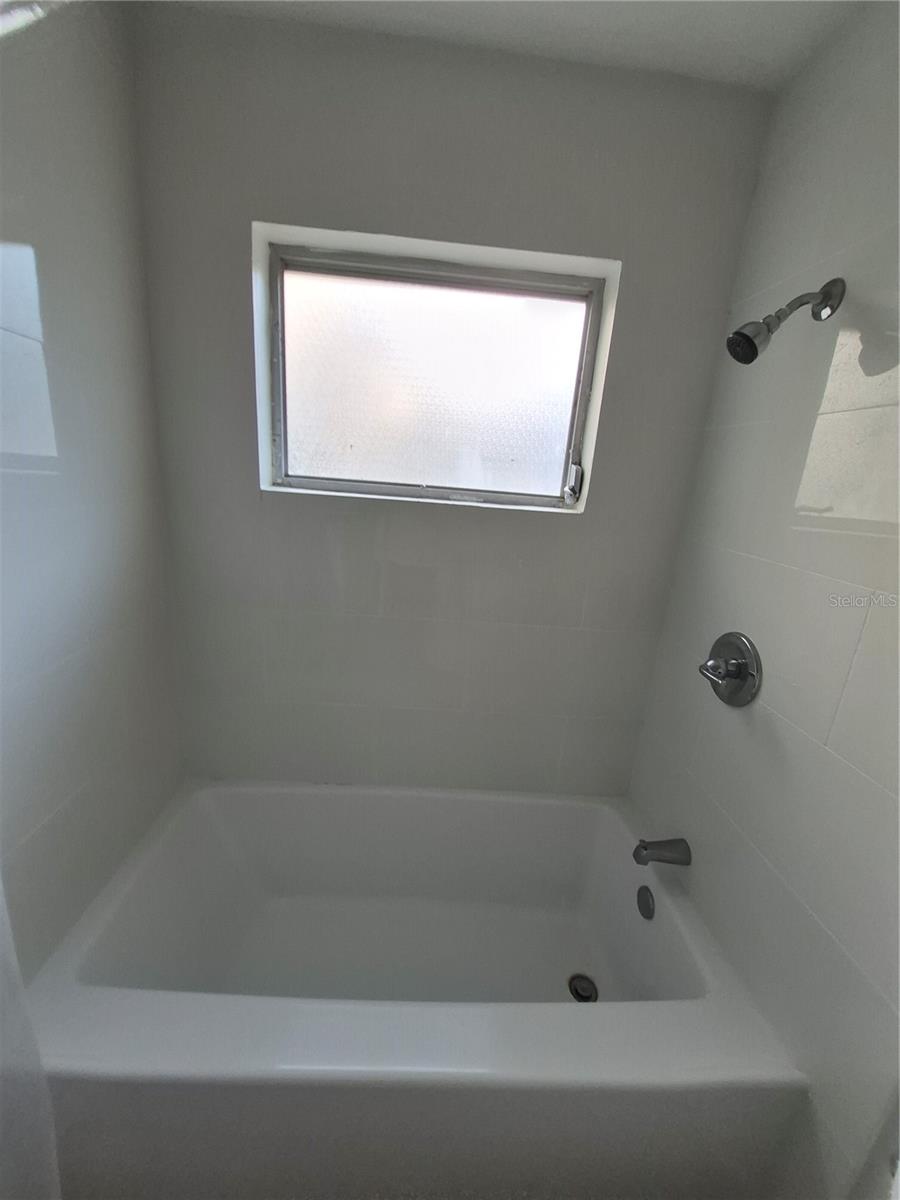 Image 17 of 20 For 11 Barbour Street