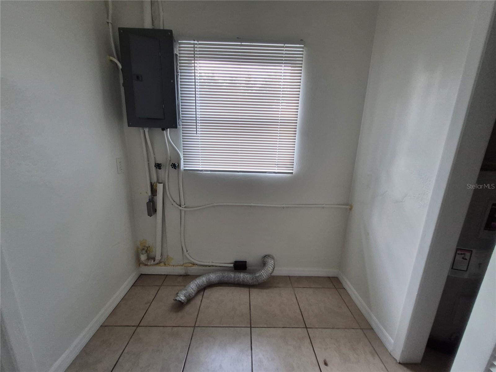 Image 9 of 20 For 11 Barbour Street