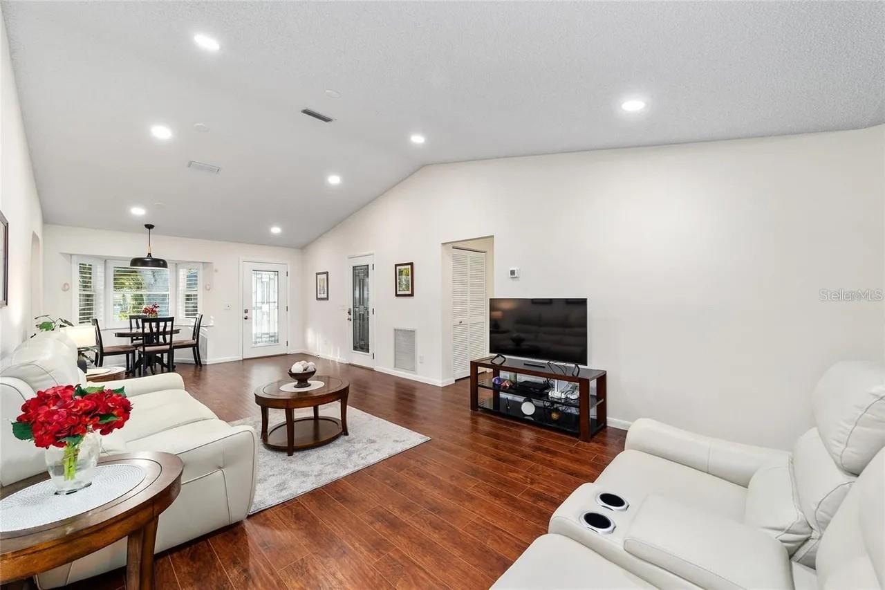 Image 5 of 16 For 9697 94th Court