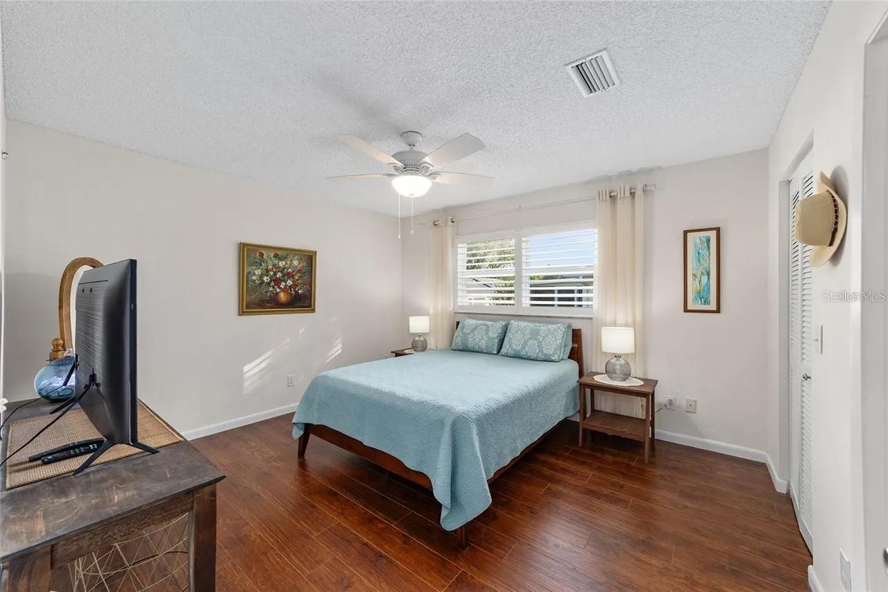 Image 7 of 16 For 9697 94th Court