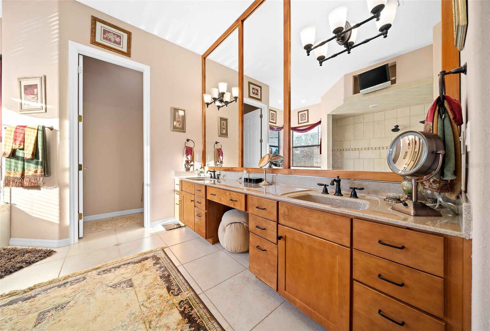 Image 21 of 71 For 2050 18th Street