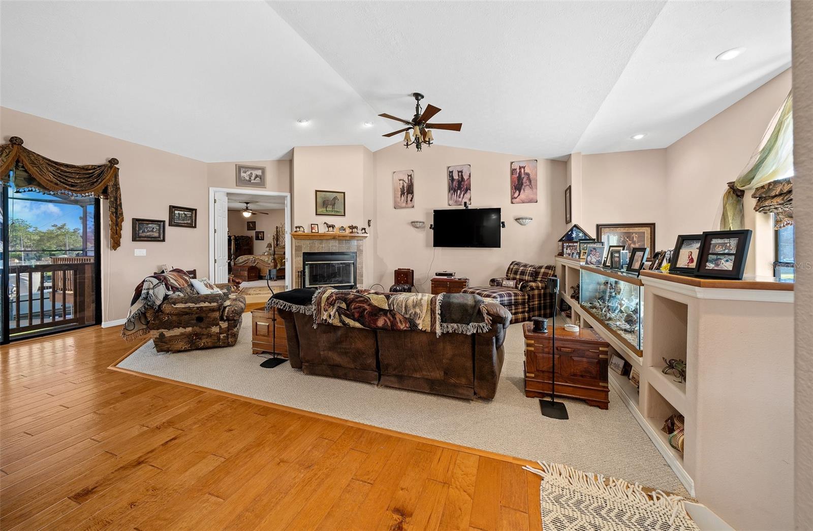 Image 34 of 71 For 2050 18th Street