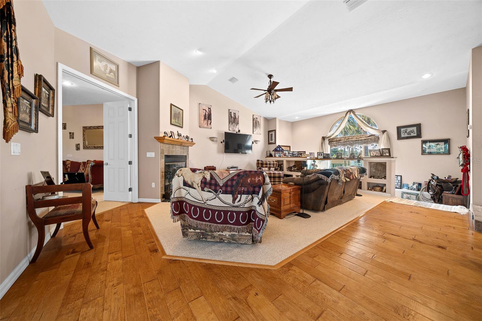 Image 36 of 71 For 2050 18th Street