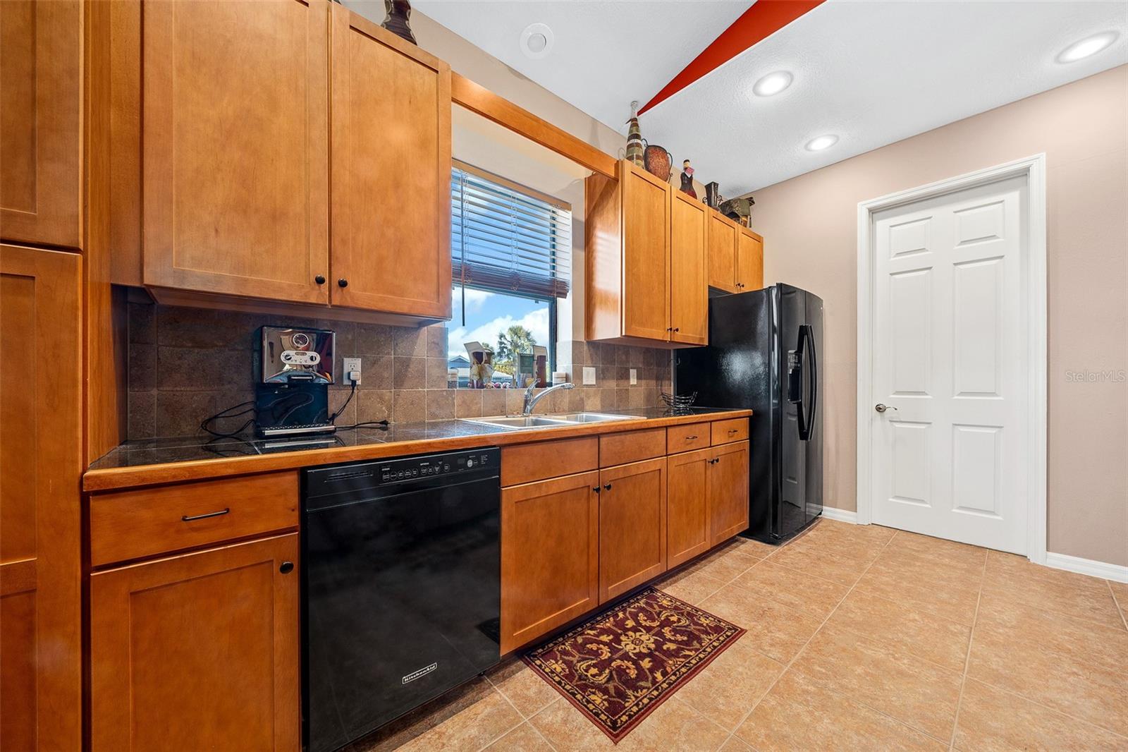 Image 42 of 71 For 2050 18th Street