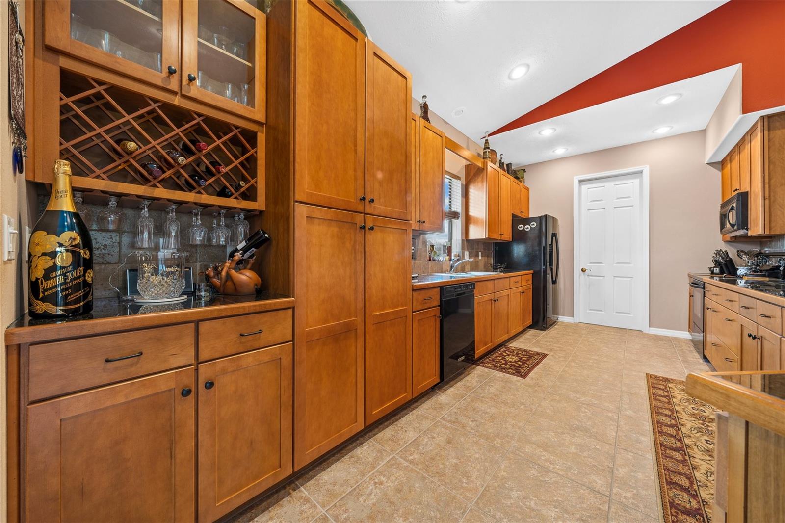 Image 43 of 71 For 2050 18th Street