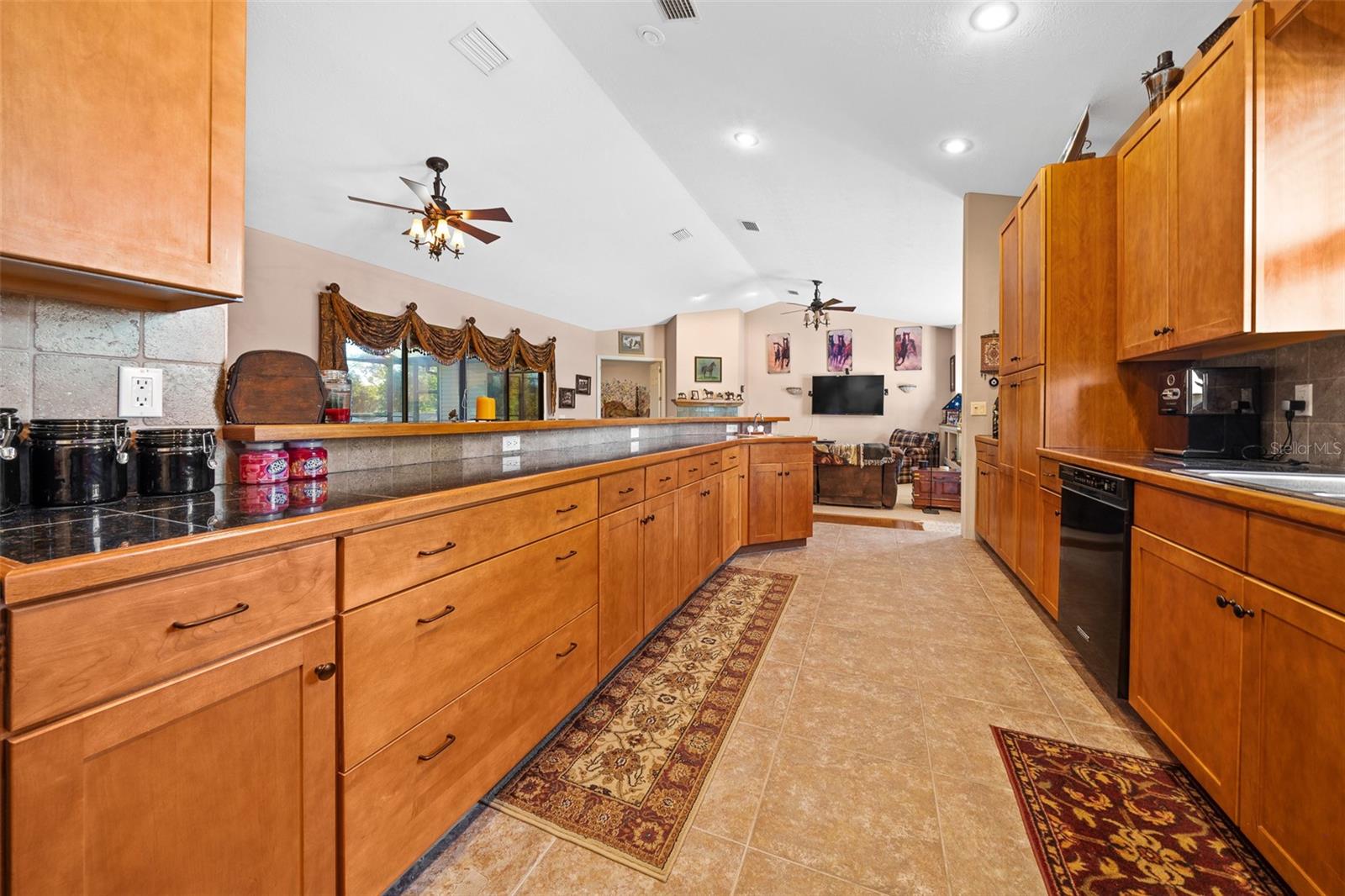 Image 44 of 71 For 2050 18th Street