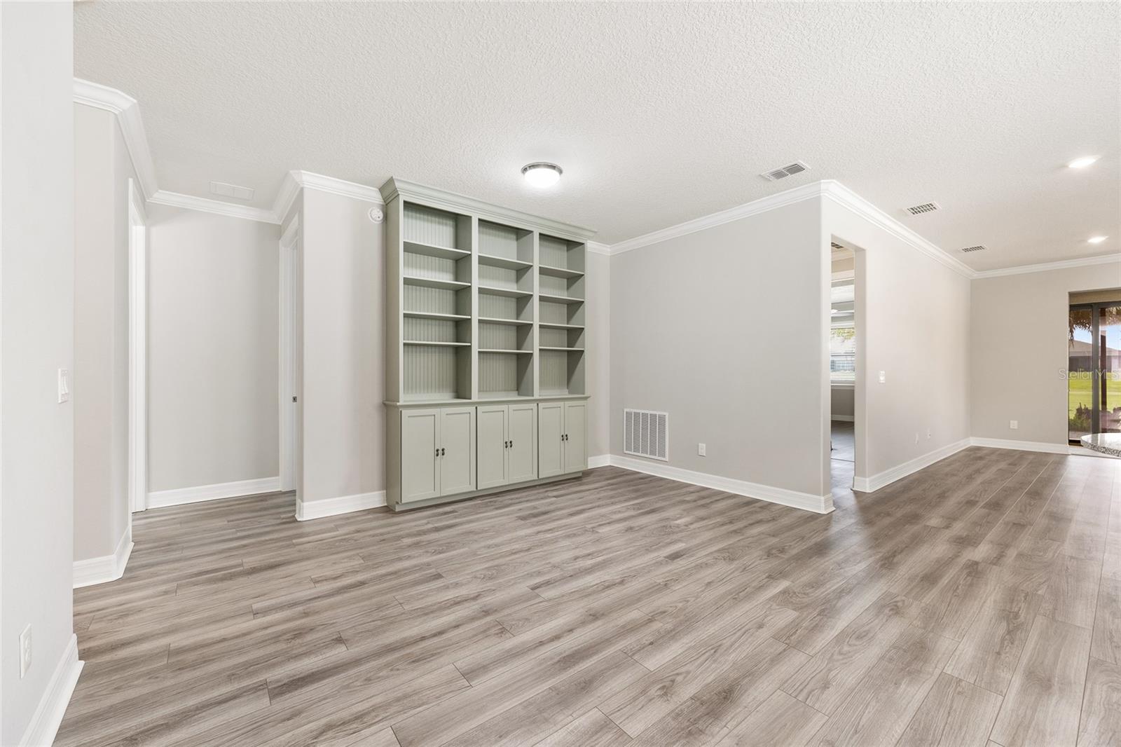 Image 9 of 57 For 6816 95th Circle