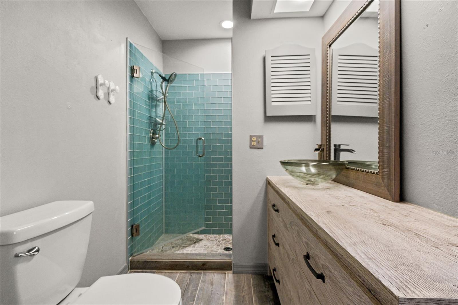 Image 16 of 35 For 13130 Feather Street