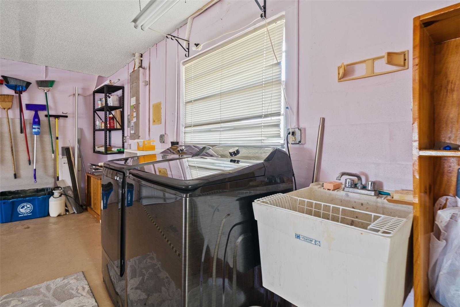 Image 29 of 35 For 13130 Feather Street