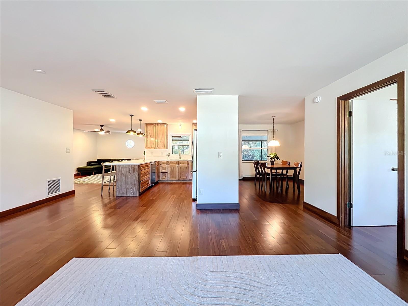 Image 11 of 76 For 7445 Betty Street