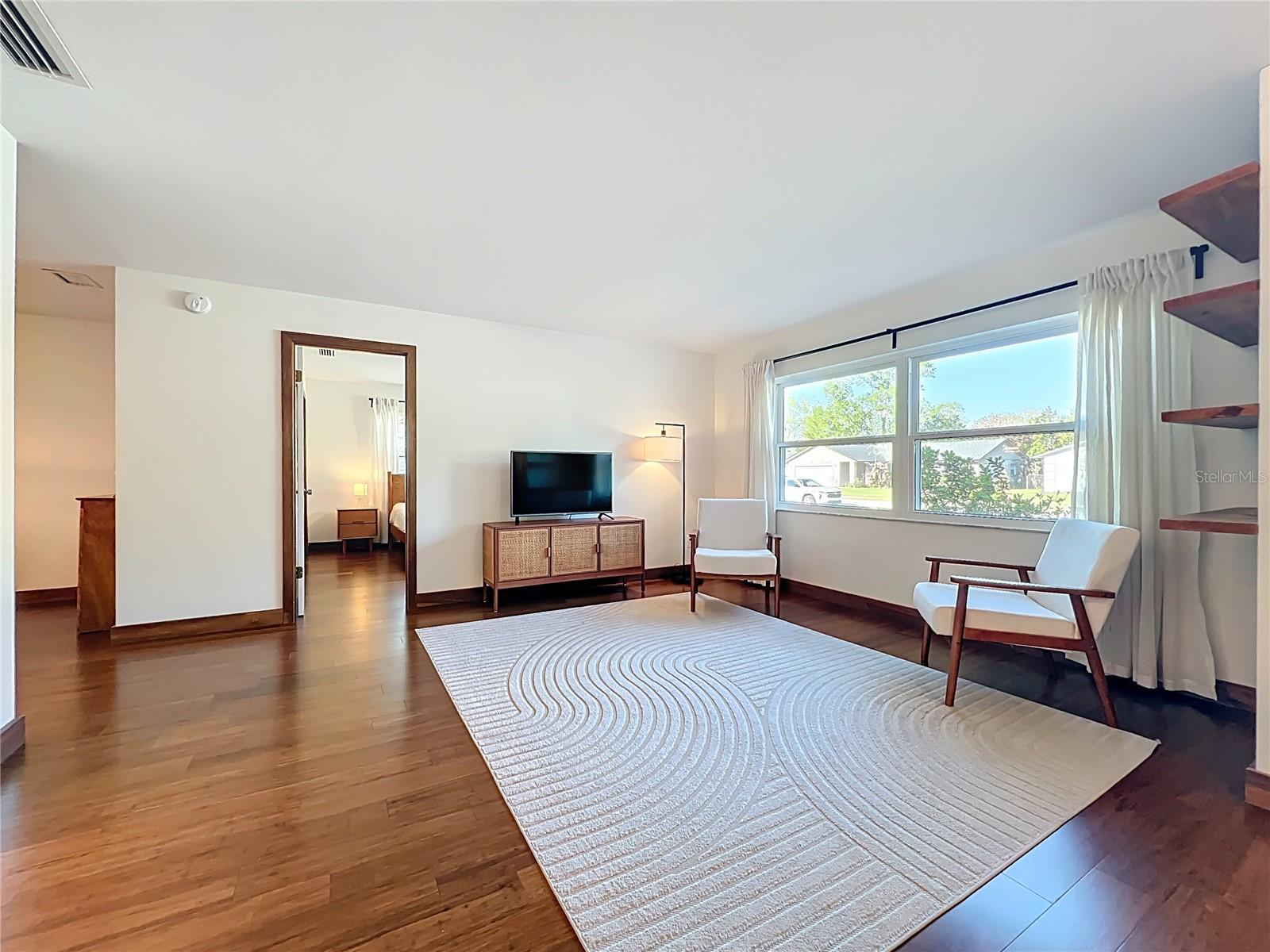 Image 7 of 76 For 7445 Betty Street