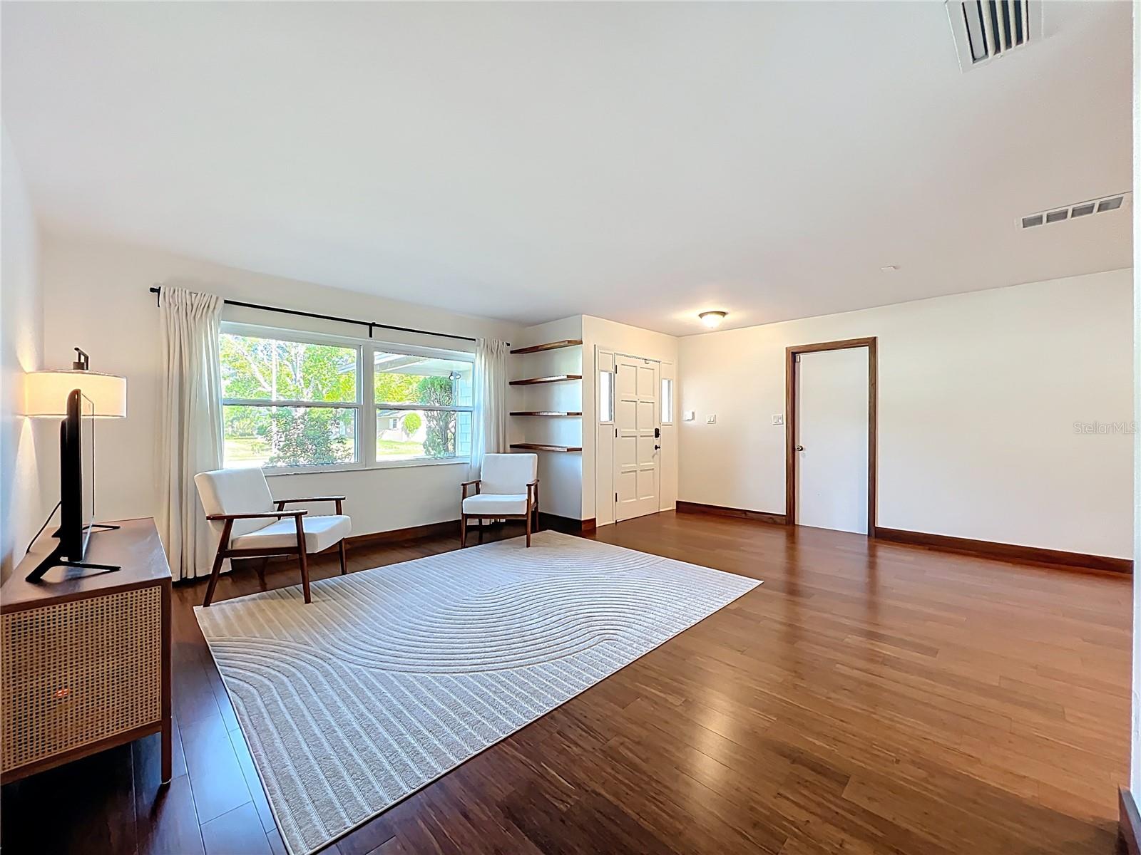 Image 9 of 76 For 7445 Betty Street