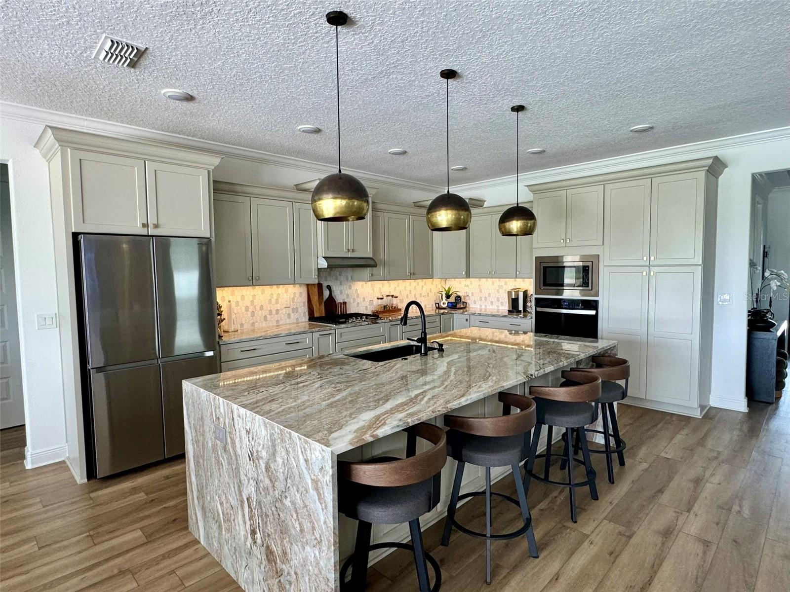 Image 11 of 39 For 9232 85th Place