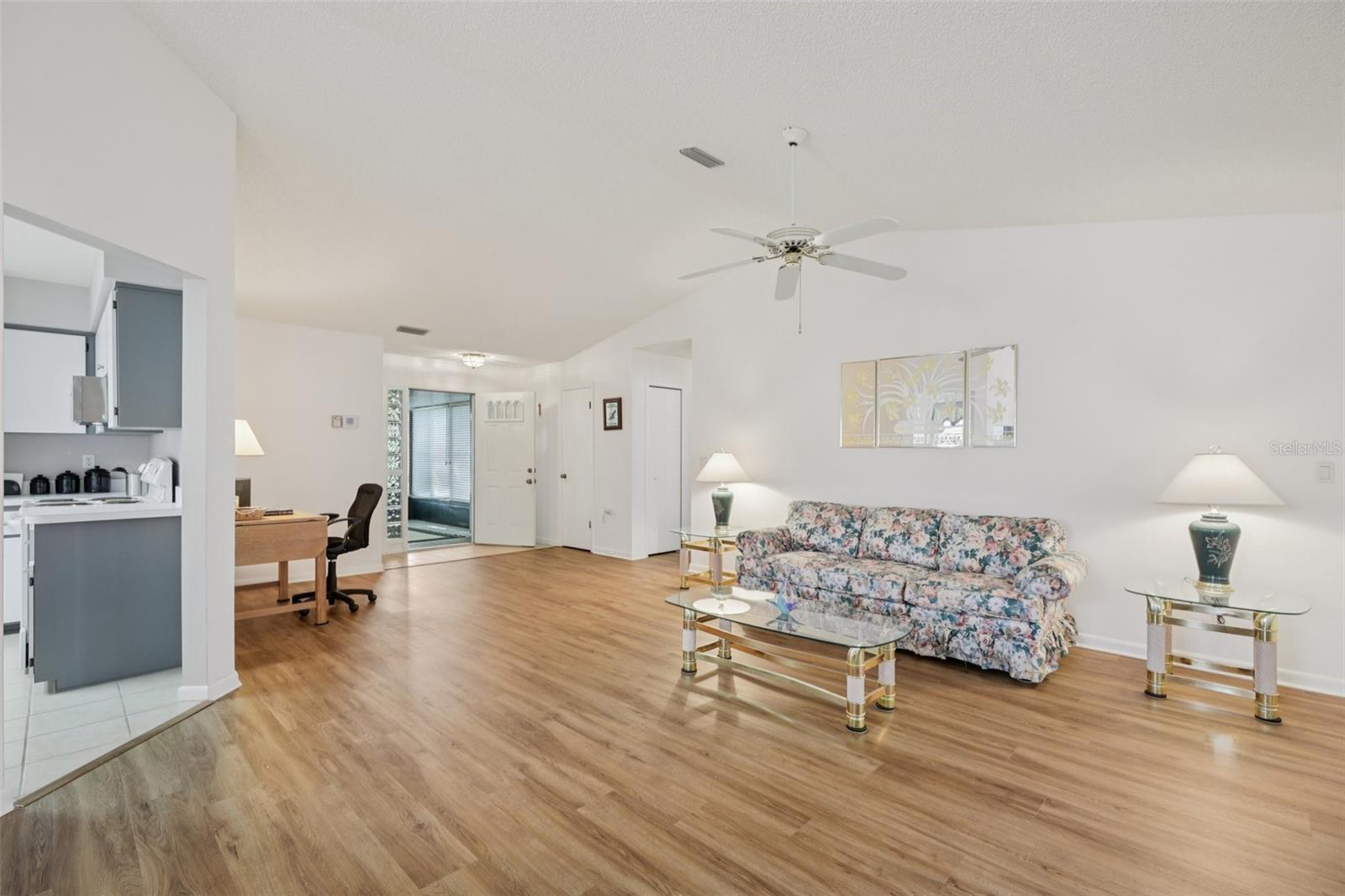 Image 13 of 71 For 1907 Tweed Court