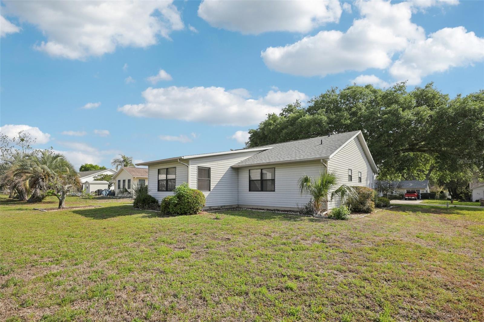 Image 41 of 71 For 1907 Tweed Court