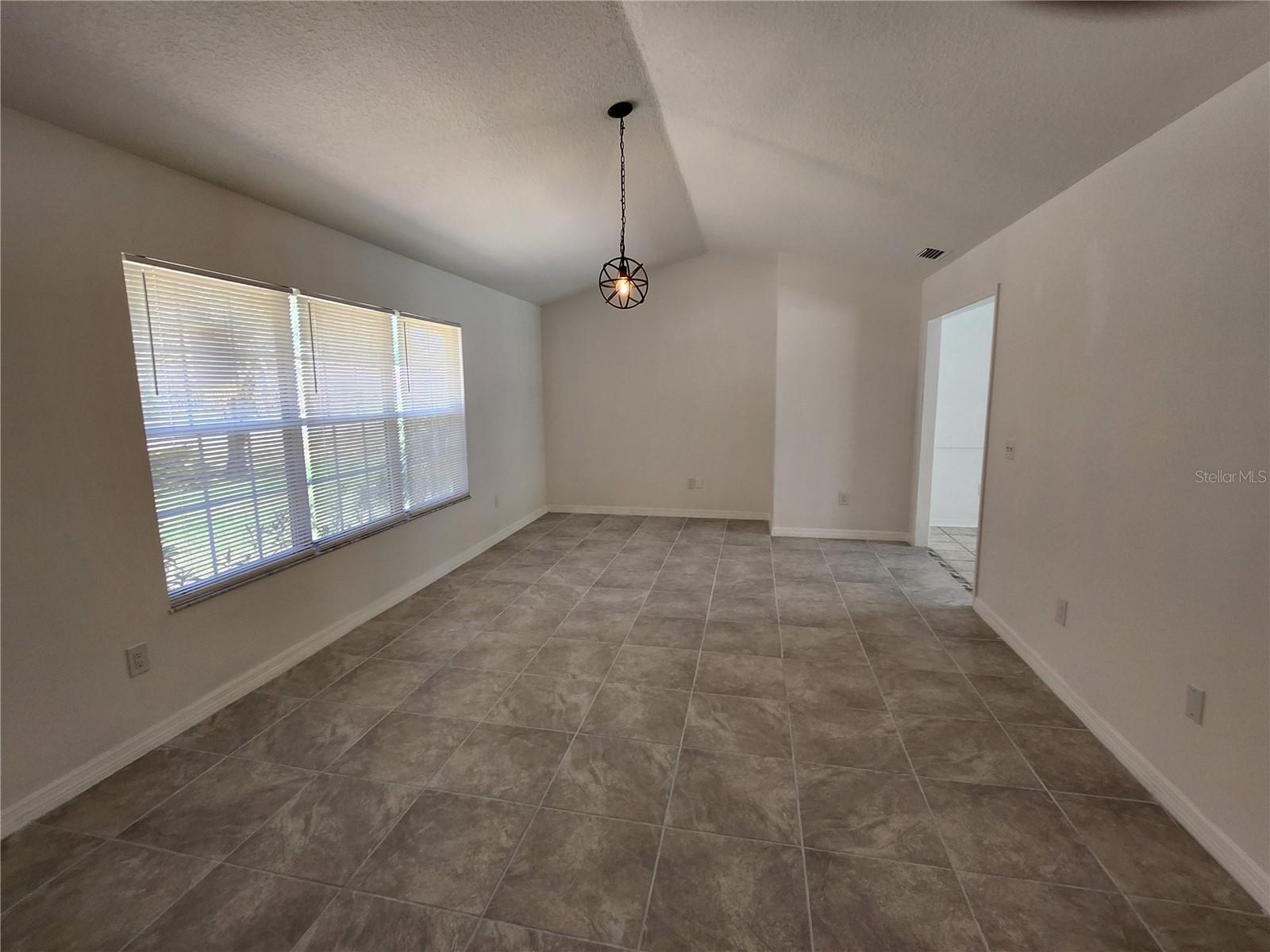 Image 2 of 32 For 9 Teak Way Drive