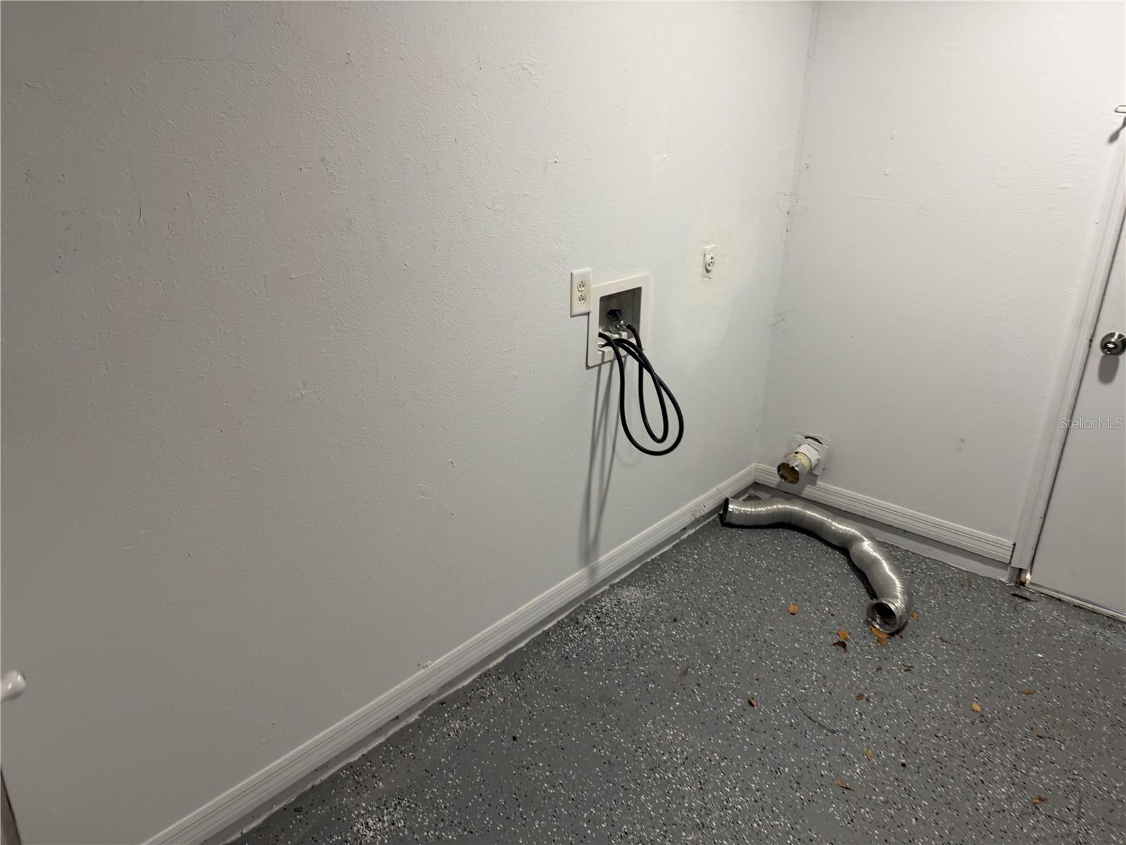 Image 31 of 32 For 9 Teak Way Drive