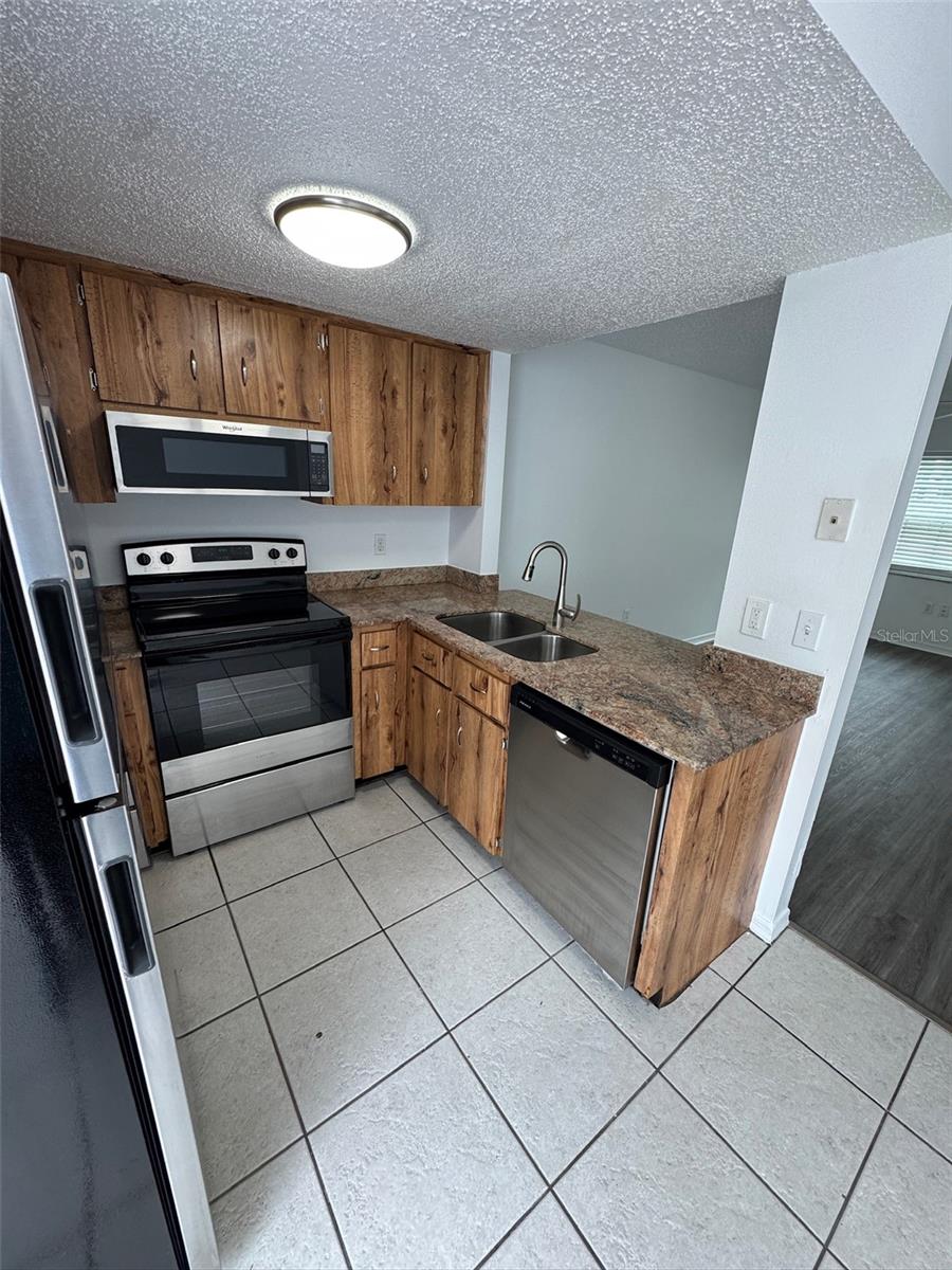 Image 7 of 16 For 1409-1409 17th Avenue