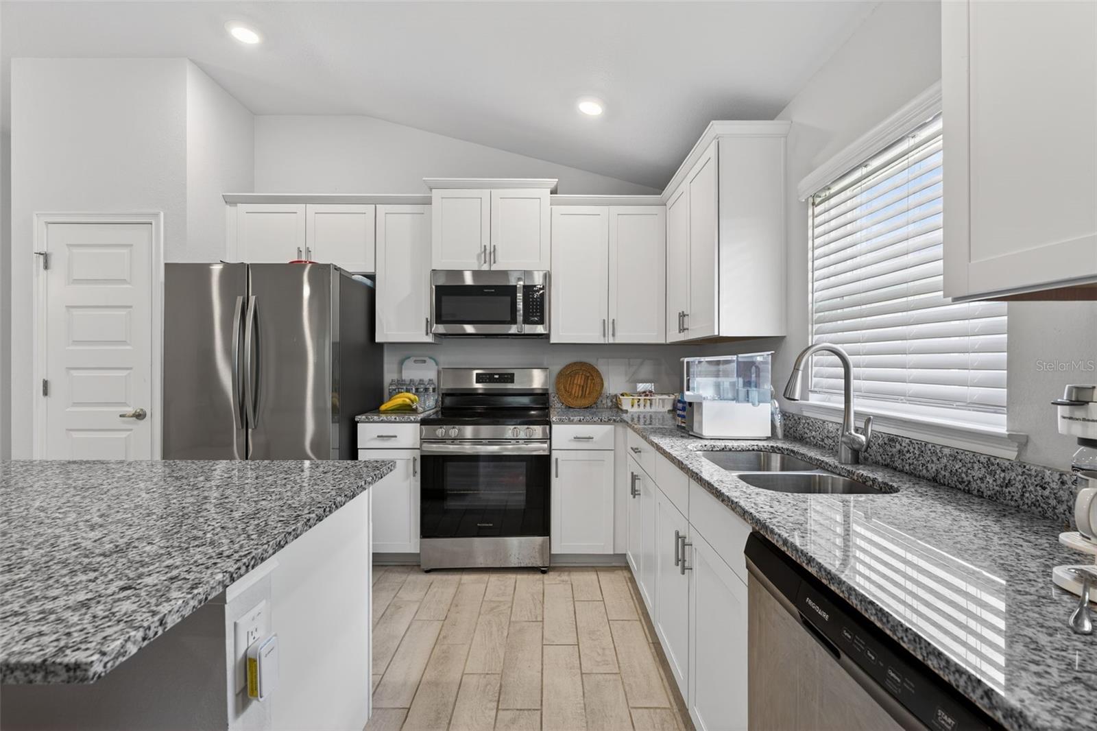 Image 16 of 48 For 1137 Heron Point Drive