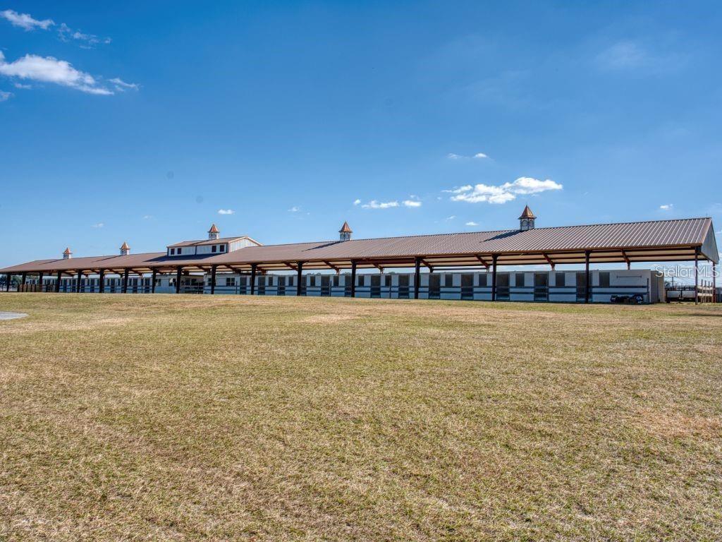 Listing photo id 13 for 1345-2 155 Place