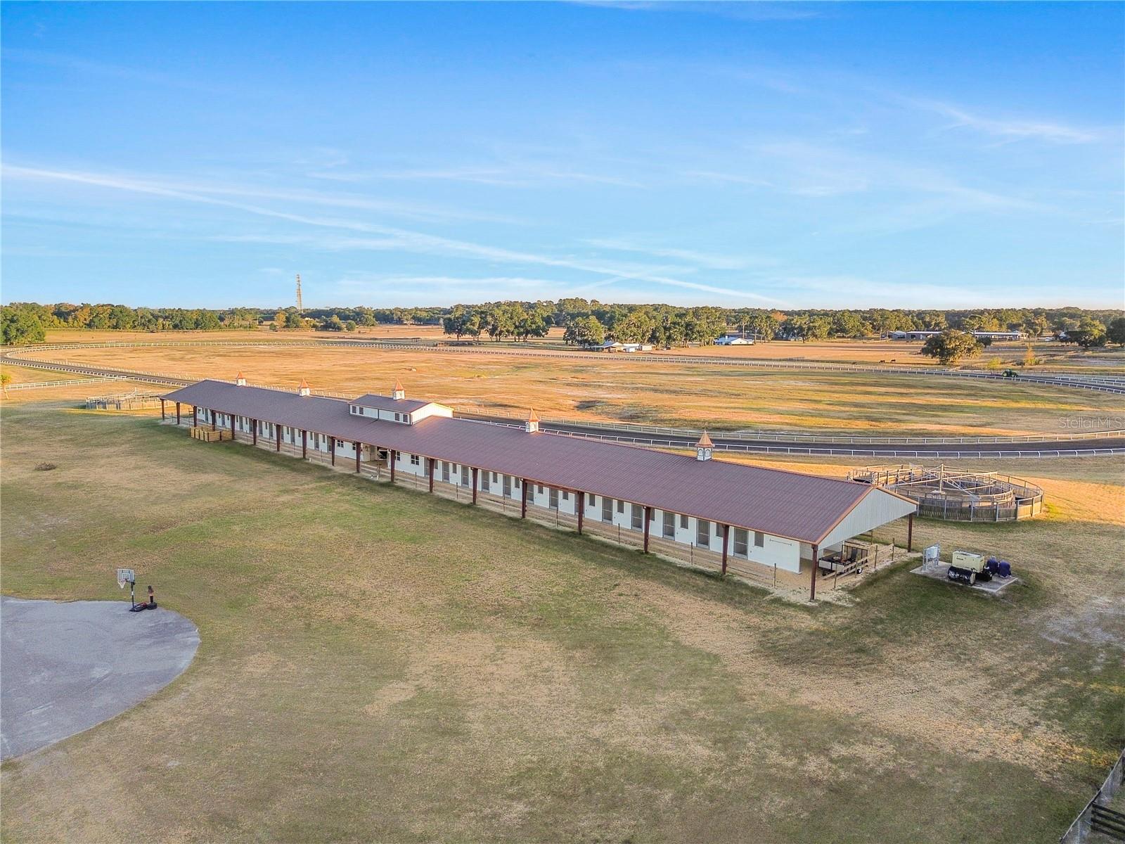 Listing photo id 0 for 1345-2 155 Place