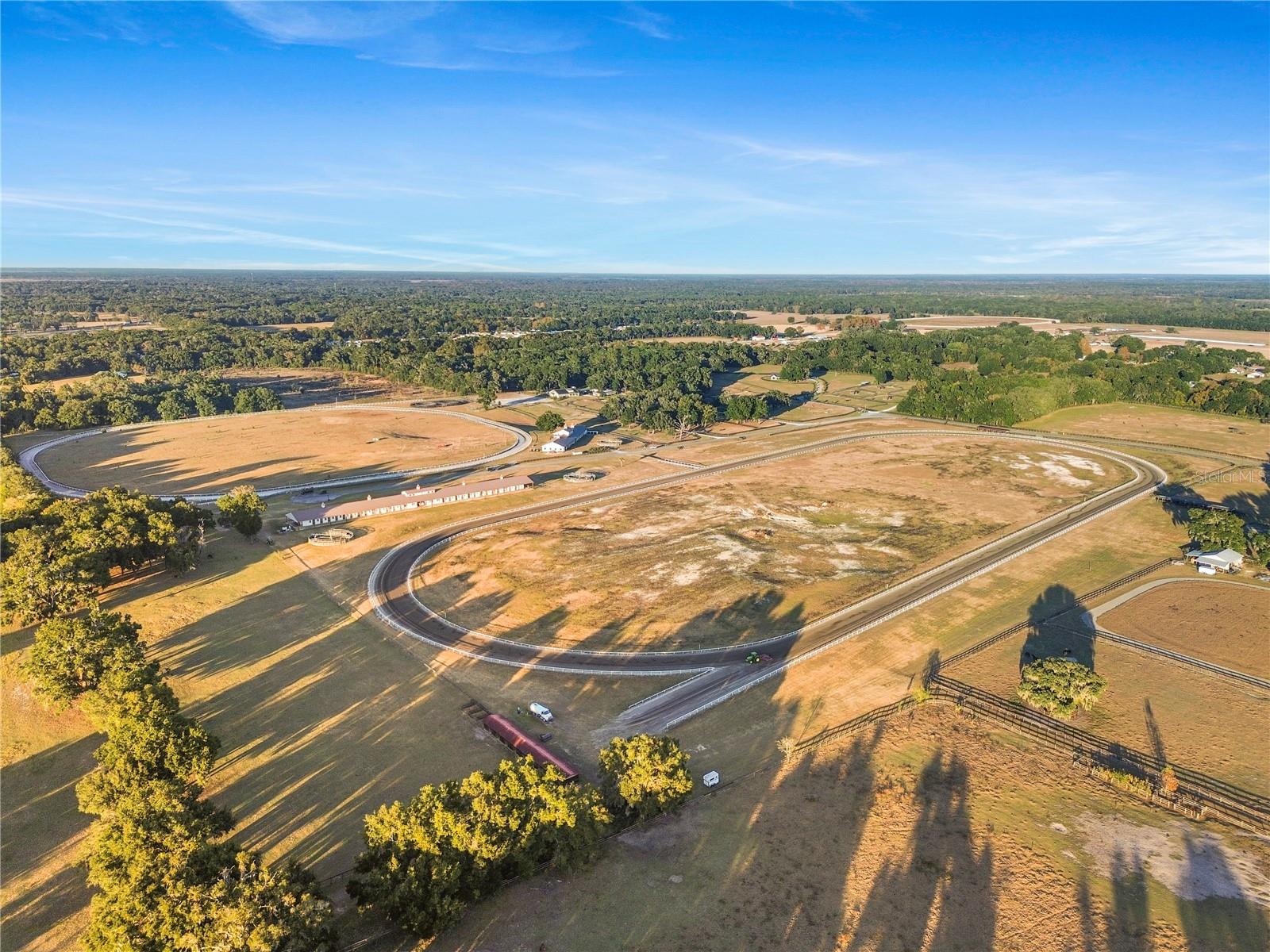 Listing photo id 1 for 1345-2 155 Place