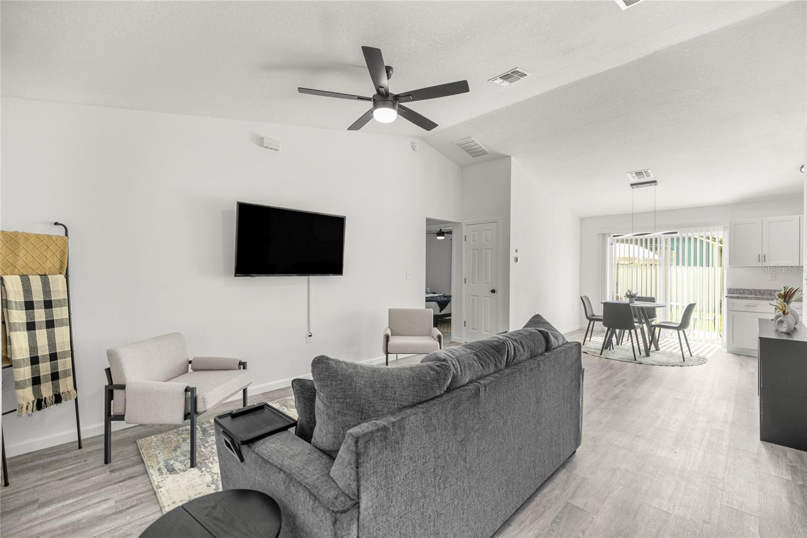 Image 24 of 41 For 714 1st Street