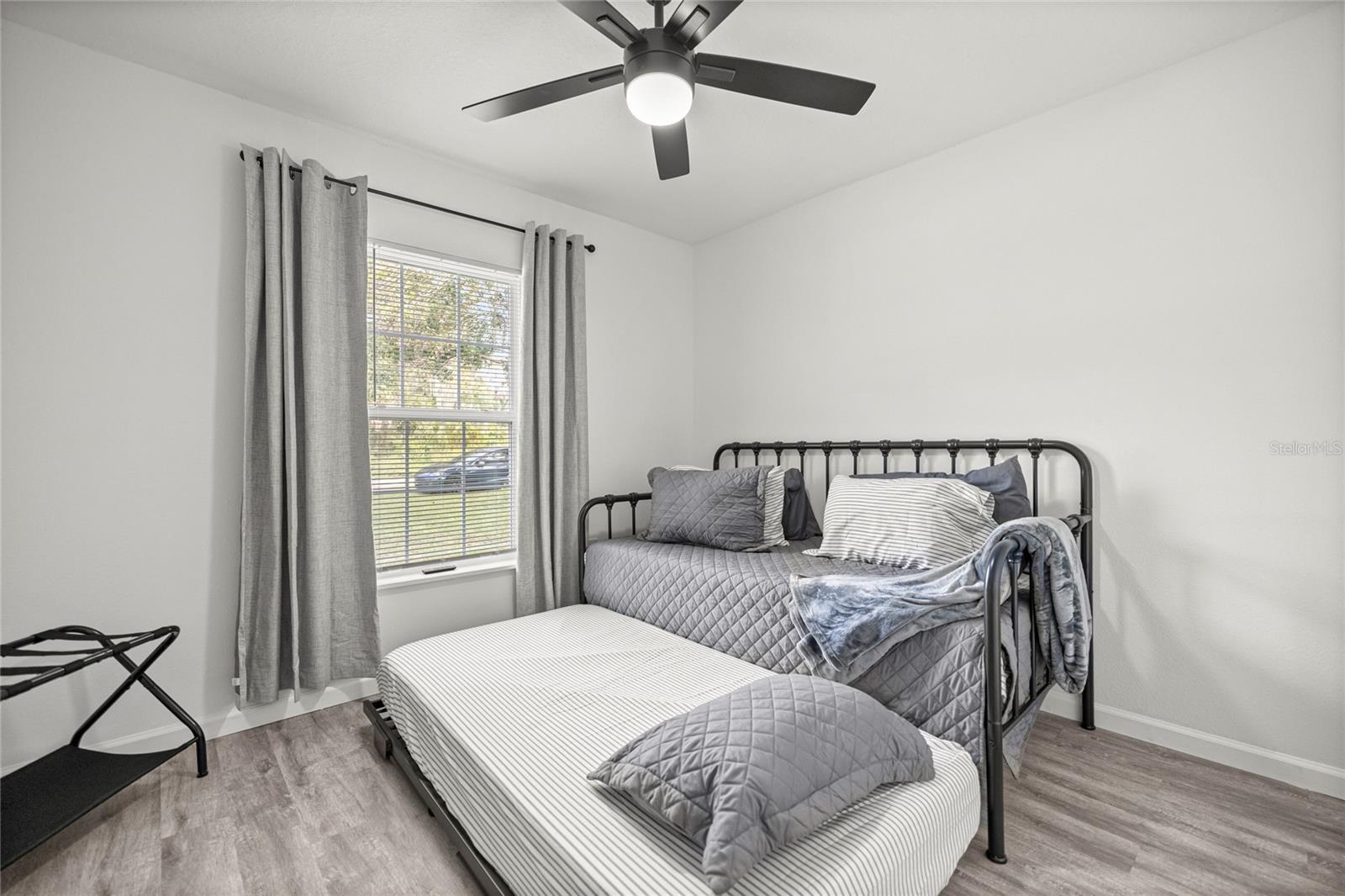 Image 39 of 41 For 714 1st Street