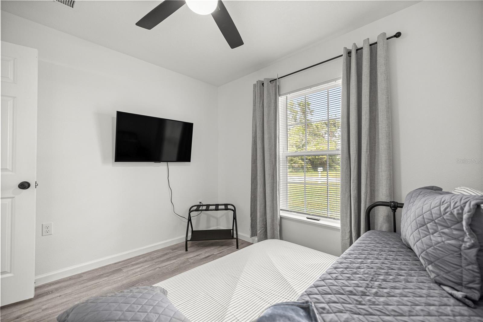 Image 40 of 41 For 714 1st Street