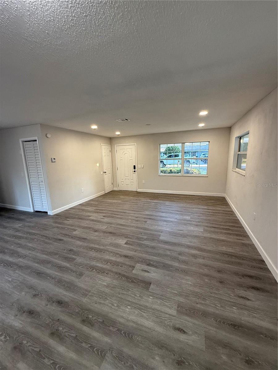 Image 3 of 20 For 2209 6th Street